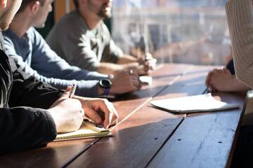 "Persone che scavalcano muri" | Corso di formazione