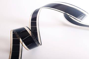 Bando gratuito per cortometraggi del Guerre&Pace Film Festival 2025 