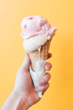 Cercasi 2 Banconieri/e di Gelateria a Innsbruck