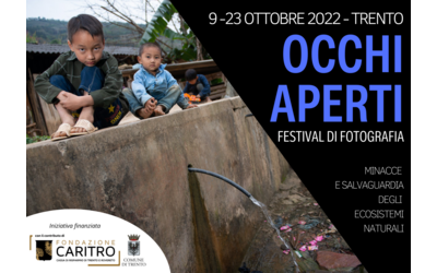 Immagine: Occhi aperti cartolina