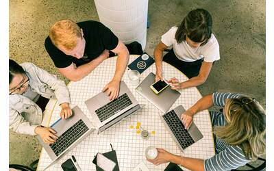 Immagine: pexels-canvastudio-3277808