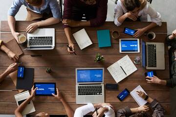 Ricerca operatric3 sociale - area studio e lavoro 
